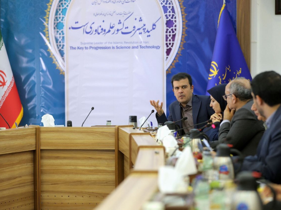 نشست مشترک اعضای هیئت‌مدیره انجمن ملی هوش مصنوعی ایران با حسین افشین معاونت علمی، فناوری و اقتصاد دانش‌بنیان ریاست‌جمهوری