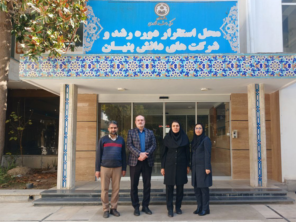 نشست مشترک نمایندگان انجمن ملی هوش مصنوعی ایران و انجمن آهن و فولاد ایران در محل دانشگاه اصفهان