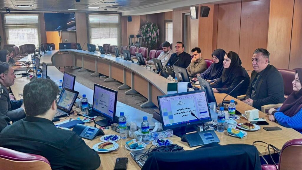 تأکید دکتر الهام فراهانی عضو هیات علمی دانشگاه و عضو هیات مدیره انجمن هوش مصنوعی ایران بر لزوم ایجاد یک پلتفرم جامع برای شناسایی فعالان حوزه هوش مصنوعی