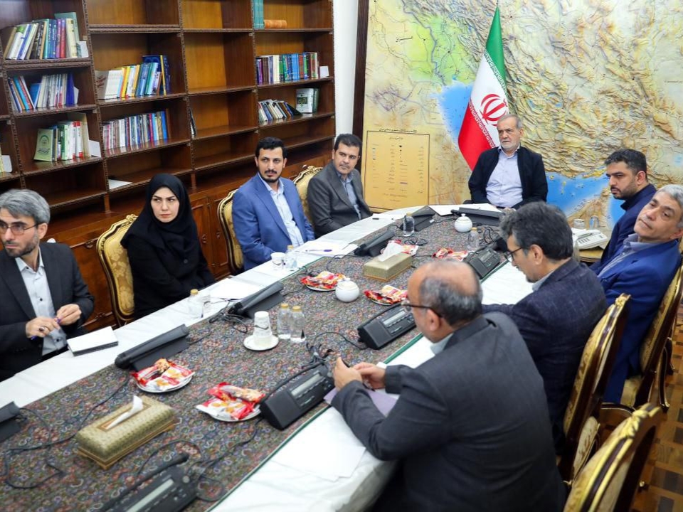 دیدار جمعی از فعالین حوزه هوش مصنوعی با رئیس جمهور