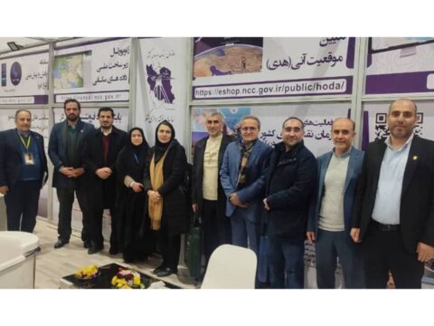 نشست مشترک رئیس و جمعی از مدیران انجمن ملی هوش مصنوعی ایران با جمعی از مدیران سازمان نقشه برداری کشور در حاشیه نمایشگاه بین‌المللی ایران ژئو