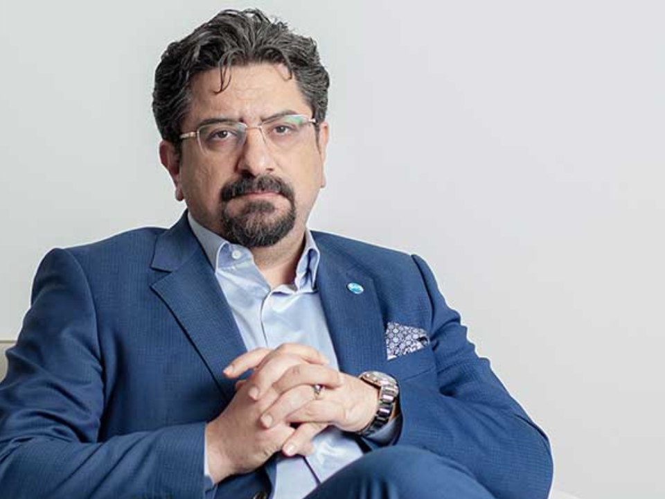 دکتر صادق فرامرزی دکتری مدیریت کسب و کار