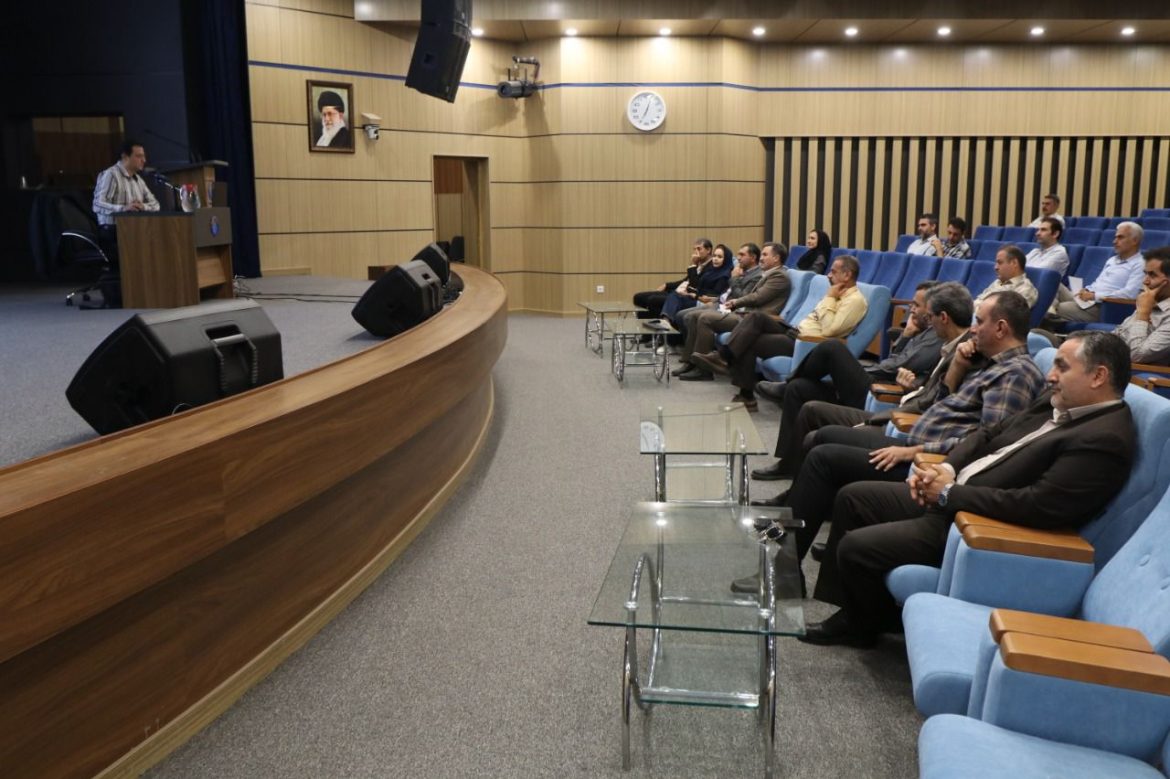 نخستین نشست تخصصی هوشمندسازی و تحول دیجیتال با هدف تسهیل و تسریع خدمات‌رسانی به مردم، با حضور مدیران و کارکنان شرکت آب و فاضلاب استان قزوین برگزار شد.