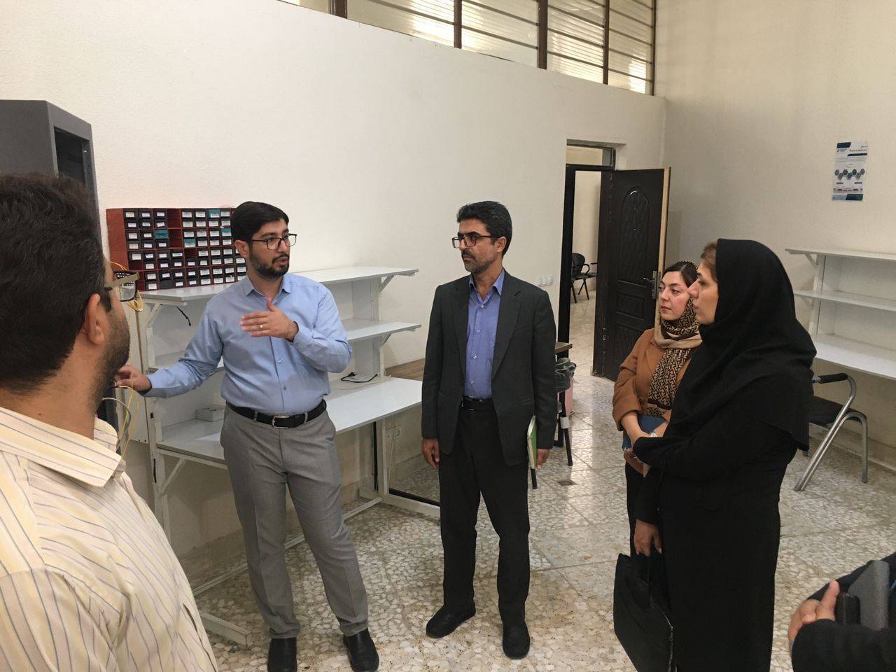 بازدید مدیرکل ارتباطات استان و عضو هیأت مدیره انجمن ملی هوش مصنوعی ایران از کارخانه نوآوری کرمانشاه