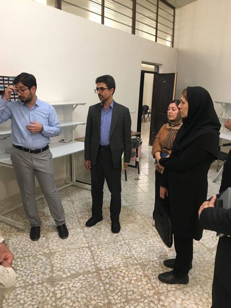 بازدید مدیرکل ارتباطات استان و عضو هیأت مدیره انجمن ملی هوش مصنوعی ایران از کارخانه نوآوری کرمانشاه
